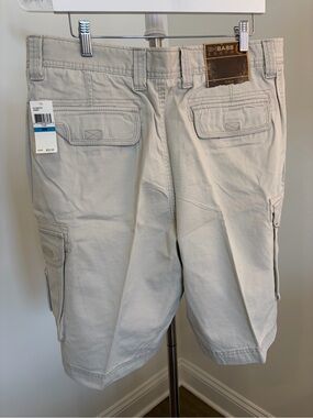 GH Bass Men's Cargo Shorts in Light Khaki
